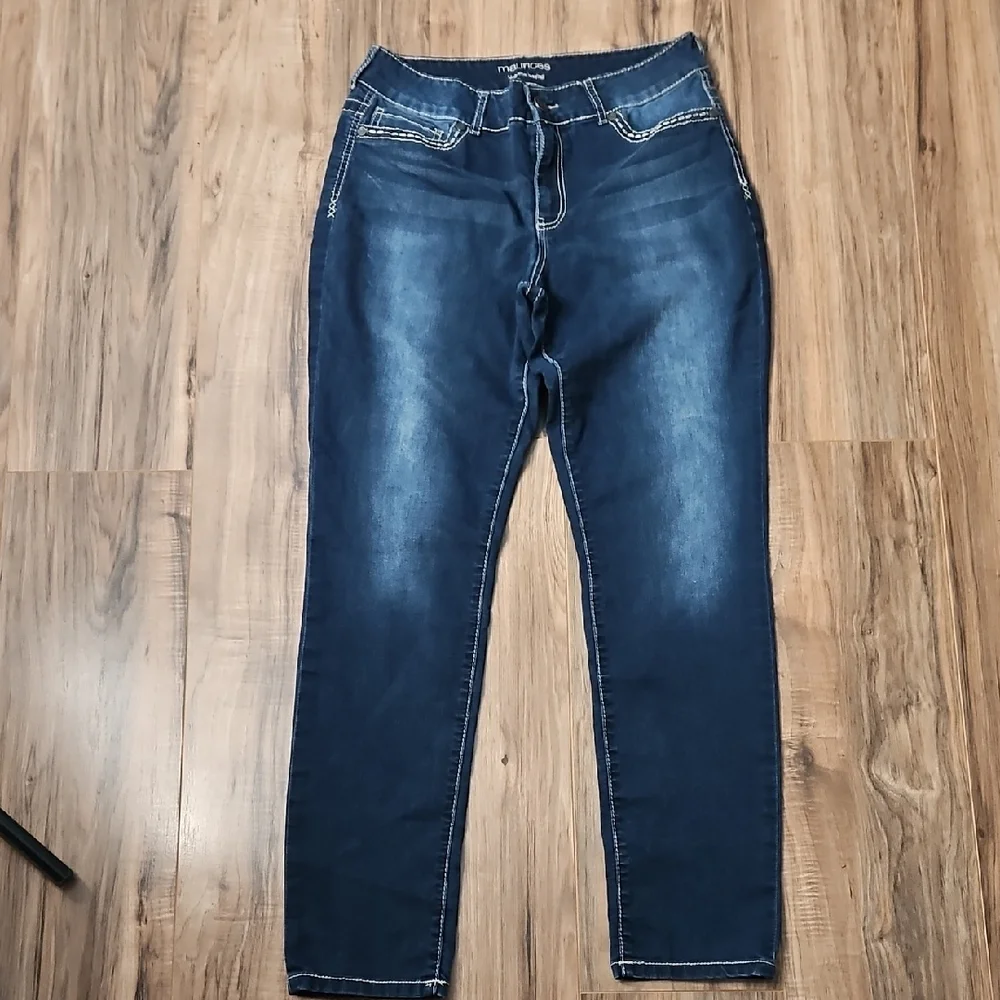 Maurices Women's High Rise Jeggings Denim Jeans Large - Picture 3 of 9